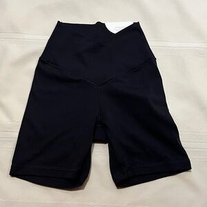 Aerie real me bike short 5 inch NWT